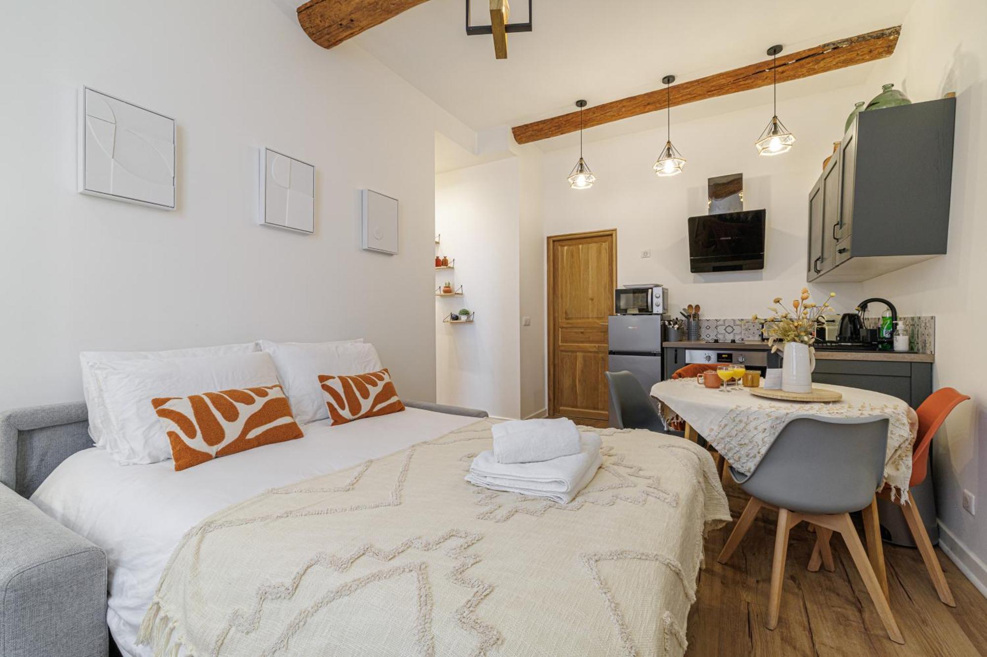 Old Town Antibes Superb New Flat, For 3, Ac, Wi-Fi Apartment Exterior photo